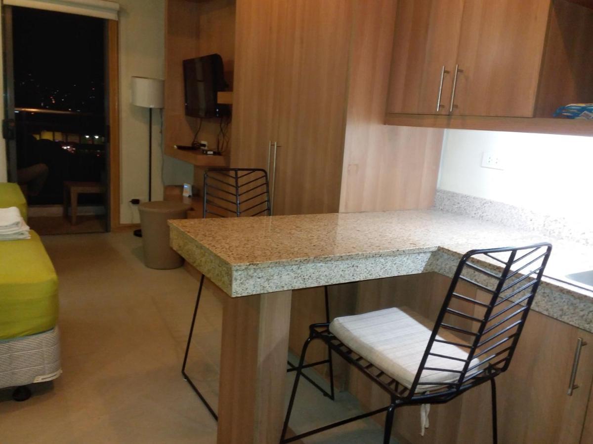 Cebu City Suites Ramos Tower By P&J Εξωτερικό φωτογραφία