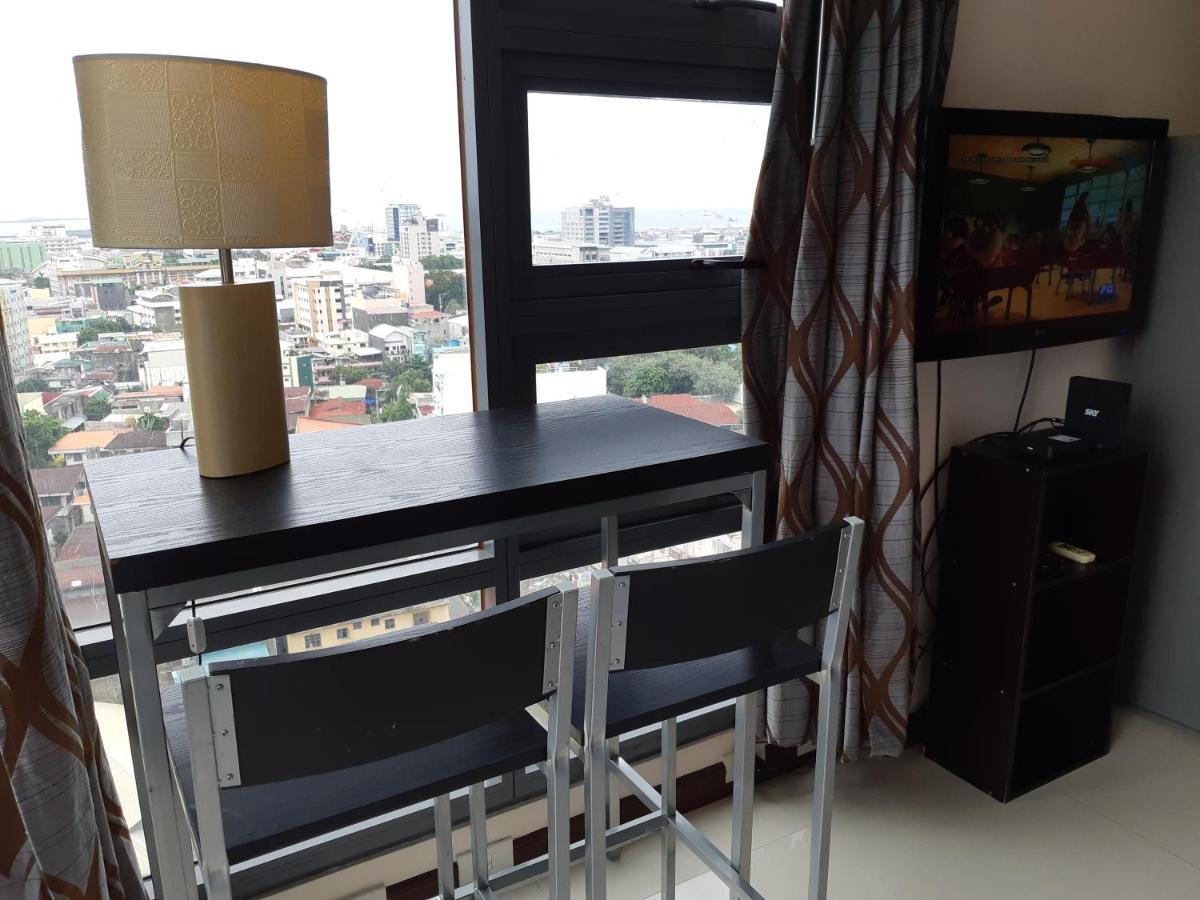 Cebu City Suites Ramos Tower By P&J Εξωτερικό φωτογραφία